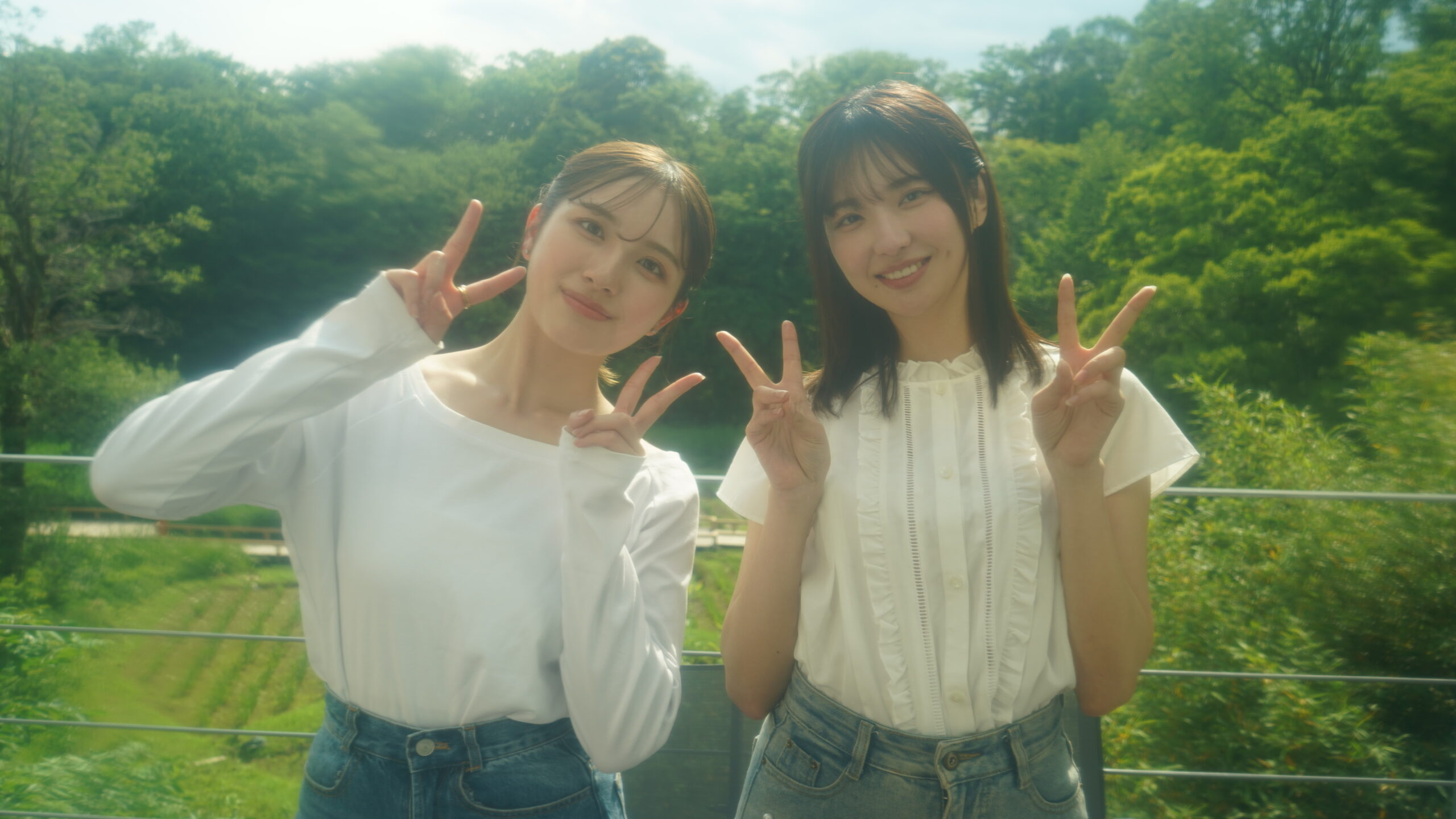 谷口彩菜 未明シアター ピースサイン
